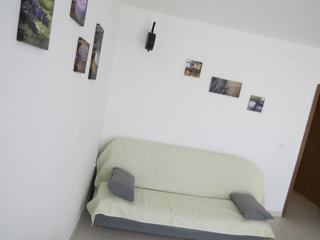 Apartments Lovric - 30 Meters To The Beach โตรกีร์ ภายนอก รูปภาพ